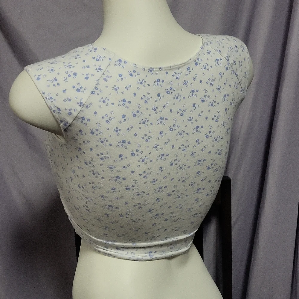 Hollister Blue Floral Ruched Crop Top - Picture 3 of 6